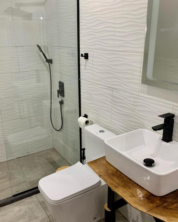Noah'S Attic - Apartment Hotel In Korce Bagian luar foto