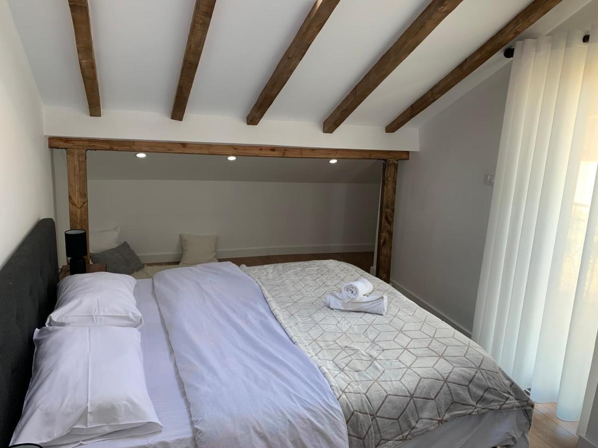 Noah'S Attic - Apartment Hotel In Korce Bagian luar foto